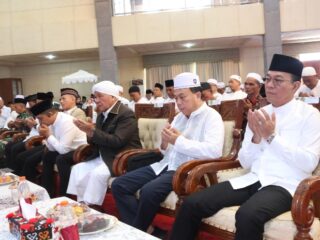 174 Calon Jemaah Haji Tapanuli Selatan Diberikan Tepung Tawar, Bupati Minta Doa untuk Kemajuan Daerah