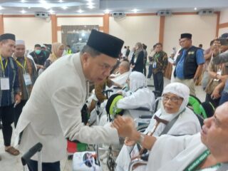 Dilepas Wakil Bupati, 174 Calon Haji Tapsel Berangkat dengan Dukungan Penuh Pemda