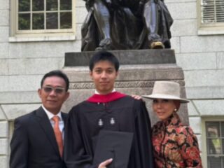 Putra Bupati Tapanuli Selatan Wisuda S2 di Harvard, Bukti Ketangguhan di Tengah Kontroversi Kebijakan Trump