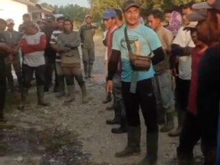 Ratusan Buruh Harian Lepas di Aceh Utara Unjuk Rasa Tuntut Kenaikan Upah