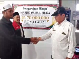 Roboh Diterjang Gempa,  Masjid Nurul Huda Terima Bantuan Rp70 Juta