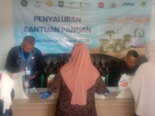 Bantuan Pangan Februari-Maret 2026 di Desa Cimayang Disalurkan, 1.141 KPM Kebagian Dua Karung Beras Plus Minyak Goreng