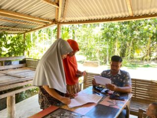 Plt. Keuchik Tuempoek Aceh Salurkan BLT, Santunan Yatim, dan Insentif Guru Ngaji