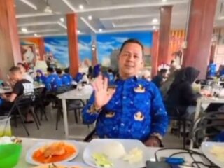 GEUCHIK RANGKAP JABATAN: M. HANAFIAH PPPK DI GAMPONG TEUNGOH LT LHOKSUKON DINILAI LANGGAR ATURAN DAN KESEPAKATAN ASN